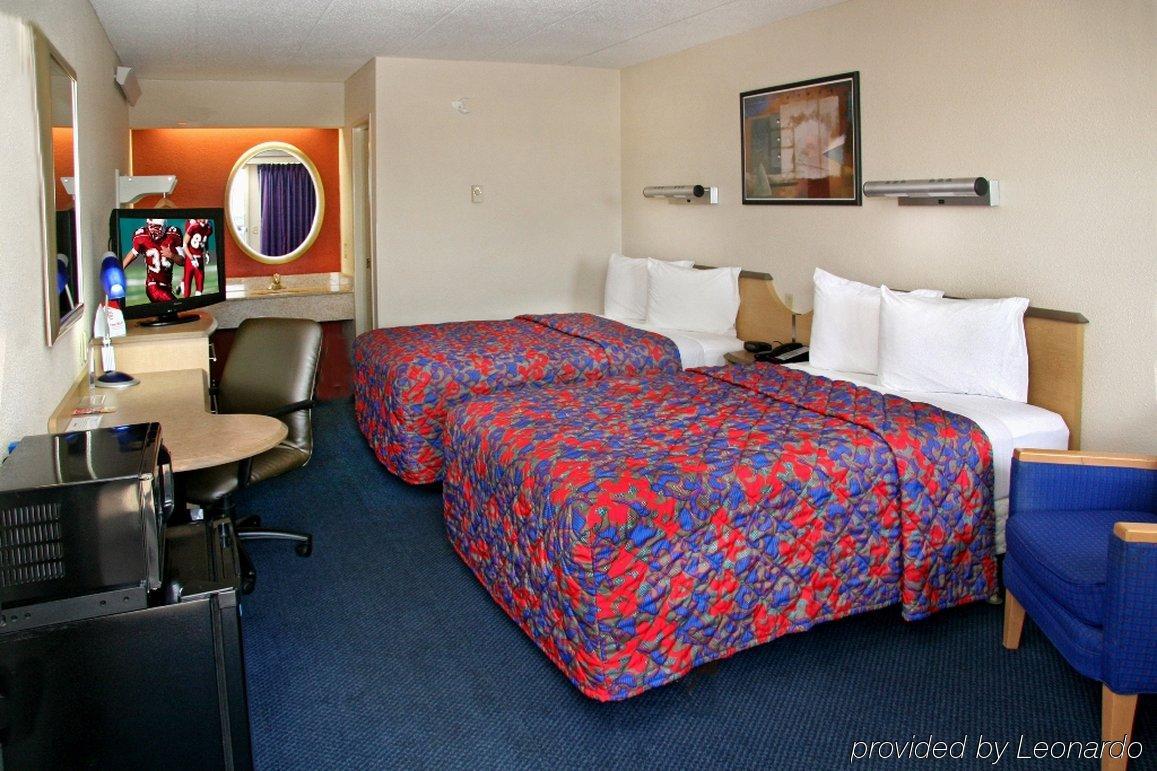 Red Roof Inn Myrtle Beach Hotel - Market Commons Room photo